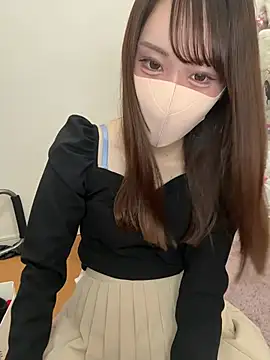 Snapshot of momo_mm chatting on 05-16-26, 01:04 momo mm online show from 05-16-26, 01:04