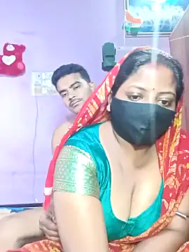 Snapshot of Fetish-Couple2 chatting on 03-15-26, 07:43 Fetish-Couple2 online show from 03-15-26, 07:43