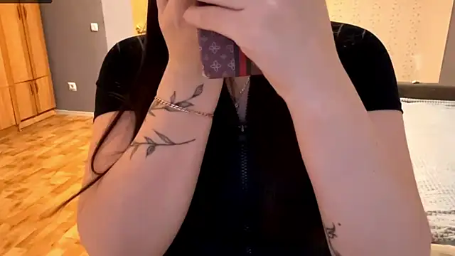 Snapshot of Ayazyn chatting on 02-01-26, 01:09 Ayazyn online show from 02-01-26, 01:09