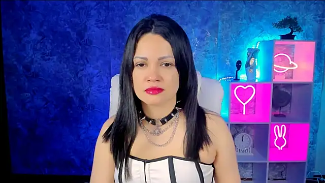 Snapshot of karolina_robinson chatting on 05-12-26, 11:27 karolina robinson online show from 05-12-26, 11:27