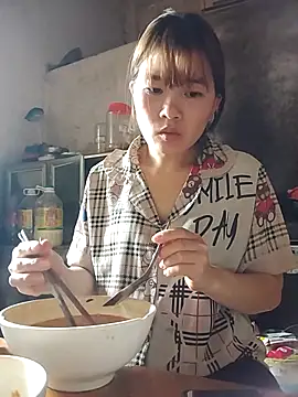 Snapshot of Queen-love45 chatting on 02-24-26, 05:19 Queen-love45 online show from 02-24-26, 05:19