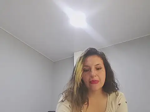 KENDRA-HONEY online show from 04-17-26, 02:20