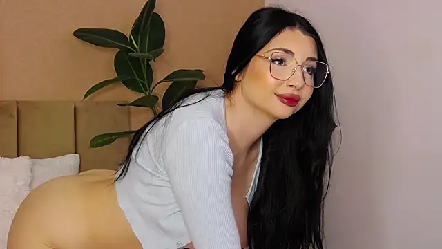 Snapshot of BellaHere chatting on 05-16-26, 06:23 BellaHere online show from 05-16-26, 06:23