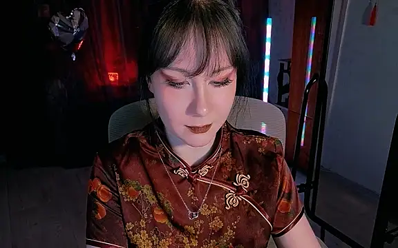 Snapshot of marty_bree chatting on 04-30-26, 05:31 marty bree online show from 04-30-26, 05:31