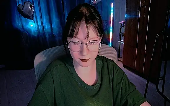 Snapshot of marty_bree chatting on 04-29-26, 05:30 marty bree online show from 04-29-26, 05:30