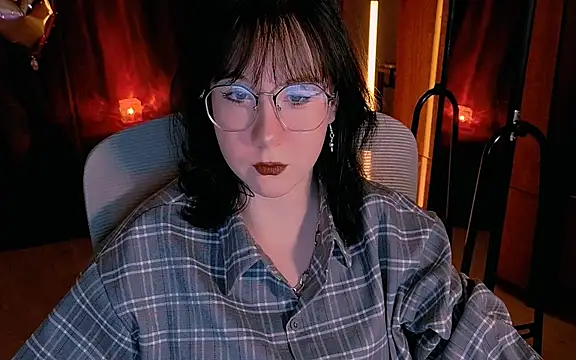 Snapshot of marty_bree chatting on 04-25-26, 05:10 marty bree online show from 04-25-26, 05:10