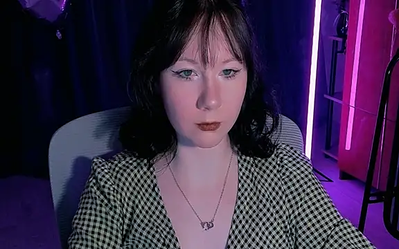 Snapshot of marty_bree chatting on 05-06-26, 05:17 marty bree online show from 05-06-26, 05:17