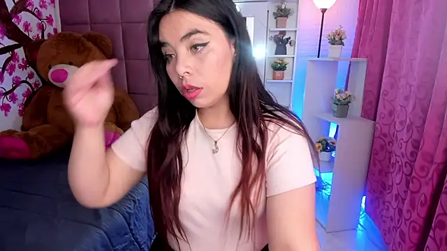 Snapshot of liany_taylor chatting on 02-20-26, 02:08 liany taylor online show from 02-20-26, 02:08