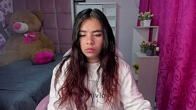 Snapshot of liany_taylor chatting on 02-15-26, 11:36 liany taylor online show from 02-15-26, 11:36