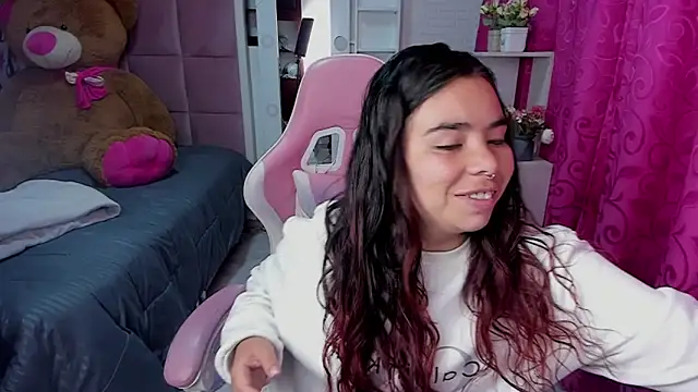 Snapshot of liany_taylor chatting on 02-15-26, 02:56 liany taylor online show from 02-15-26, 02:56