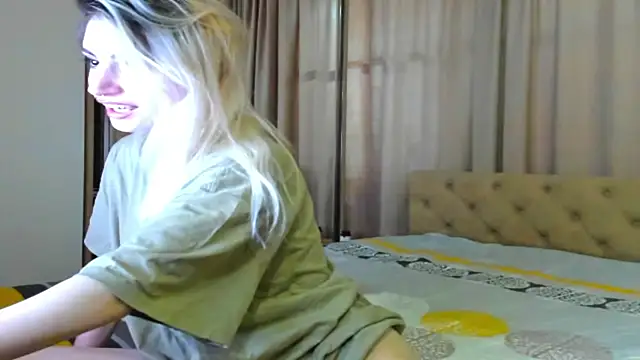 Snapshot of Lesyalisss chatting on 04-26-26, 07:22 Lesyalisss online show from 04-26-26, 07:22