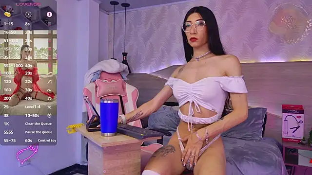 kylliefox  online show from 03-27-26, 01:45