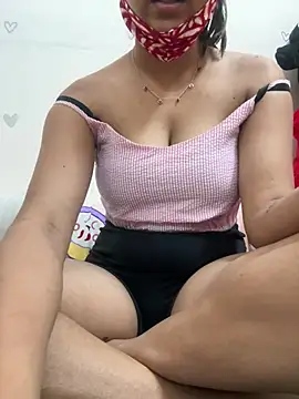 Snapshot of kavyababy00 chatting on 02-17-26, 04:26 kavyababy00 online show from 02-17-26, 04:26