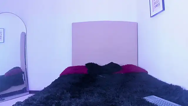 im tiffany  online show from 02-19-26, 05:04