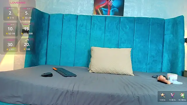 Snapshot of dulcenena_moon chatting on 02-21-26, 12:18 dulcenena moon online show from 02-21-26, 12:18