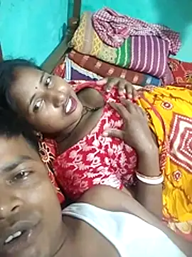 Snapshot of Your_deshibhabi25years chatting on 05-20-26, 10:56 Your deshibhabi25years online show from 05-20-26, 10:56