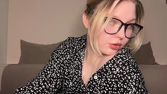 Ophelia Ritz online show from 03-05-26, 09:22