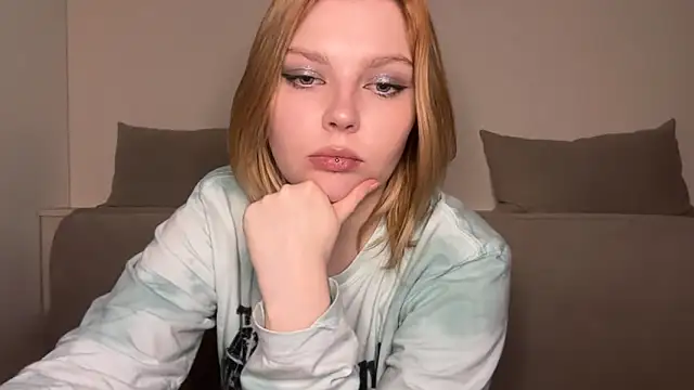 Snapshot of Ophelia_Ritz chatting on 04-29-26, 08:04 Ophelia Ritz online show from 04-29-26, 08:04