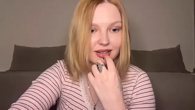 Snapshot of Ophelia_Ritz chatting on 05-15-26, 09:13 Ophelia Ritz online show from 05-15-26, 09:13