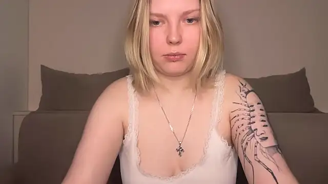 Ophelia Ritz online show from 03-10-26, 09:41