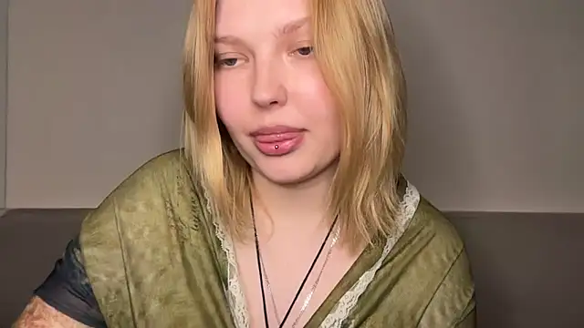Snapshot of Ophelia_Ritz chatting on 05-29-26, 08:37 Ophelia Ritz online show from 05-29-26, 08:37