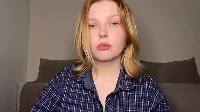 Snapshot of Ophelia_Ritz chatting on 05-02-26, 10:37 Ophelia Ritz online show from 05-02-26, 10:37