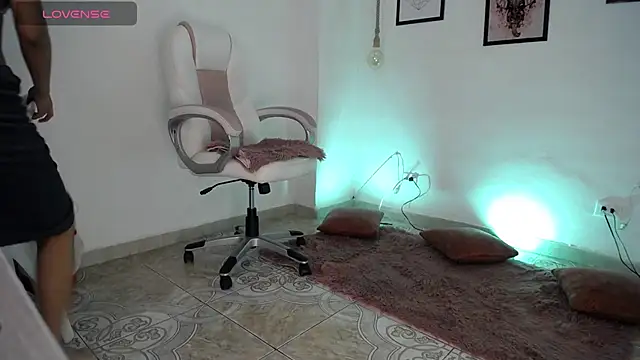 adhara 11 online show from 03-11-26, 10:48