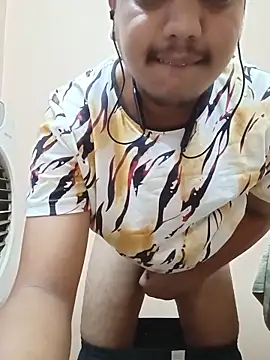 chocolatesboy143 online show from 06-08-26, 04:51