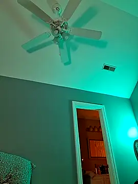 Snapshot of TrndSettr chatting on 02-09-26, 10:52 TrndSettr online show from 02-09-26, 10:52