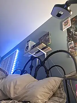 Snapshot of TrndSettr chatting on 02-16-26, 06:45 TrndSettr online show from 02-16-26, 06:45