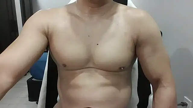 Snapshot of kinky_tony12345 chatting on 02-15-26, 08:41 kinky tony12345 online show from 02-15-26, 08:41