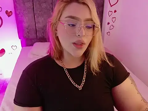 Snapshot of missevans chatting on 02-16-26, 07:01 missevans online show from 02-16-26, 07:01