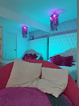 Kitty madness online show from 03-26-26, 08:18