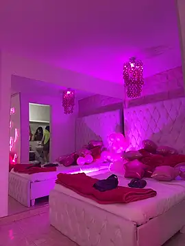 Snapshot of Kitty_madness chatting on 02-09-26, 08:29 Kitty madness online show from 02-09-26, 08:29