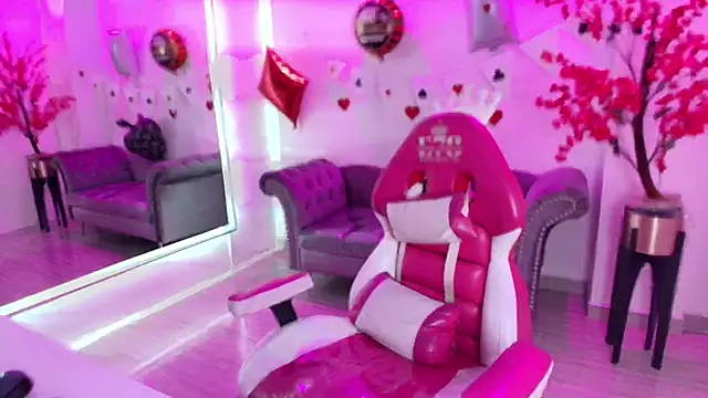 Snapshot of Zoe_18T chatting on 02-20-26, 07:38 Zoe 18T online show from 02-20-26, 07:38