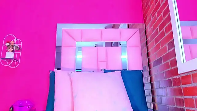 Snapshot of Baby_doll_XOXO chatting on 02-15-26, 02:49 Baby doll XOXO online show from 02-15-26, 02:49