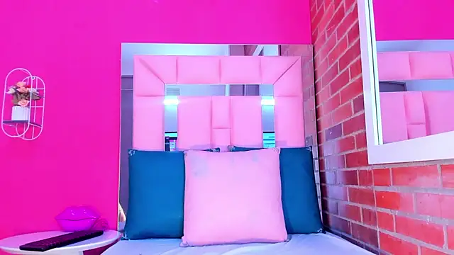 Snapshot of Baby_doll_XOXO chatting on 02-11-26, 03:45 Baby doll XOXO online show from 02-11-26, 03:45