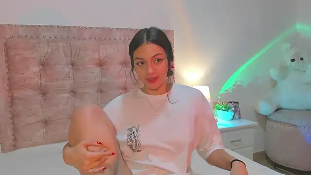 Snapshot of Jennifer_Lee_ chatting on 02-20-26, 10:22 Jennifer Lee online show from 02-20-26, 10:22