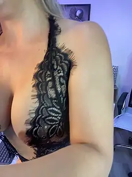 AnnieGirl  online show from 03-19-26, 03:06