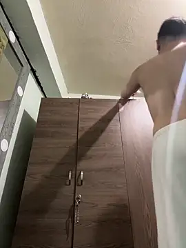 Snapshot of Andy12912 chatting on 03-02-26, 06:59 Andy12912 online show from 03-02-26, 06:59