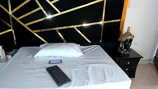 Snapshot of AngieLafourcade chatting on 02-22-26, 01:13 AngieLafourcade online show from 02-22-26, 01:13