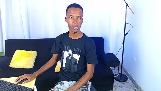 Snapshot of gusy_18 chatting on 02-24-26, 08:42 gusy 18 online show from 02-24-26, 08:42