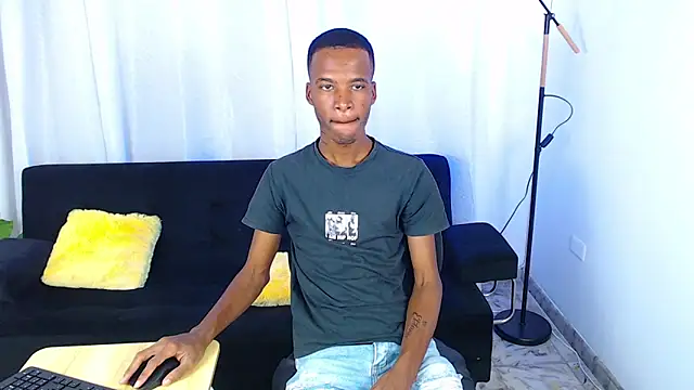 Snapshot of gusy_18 chatting on 02-25-26, 08:19 gusy 18 online show from 02-25-26, 08:19