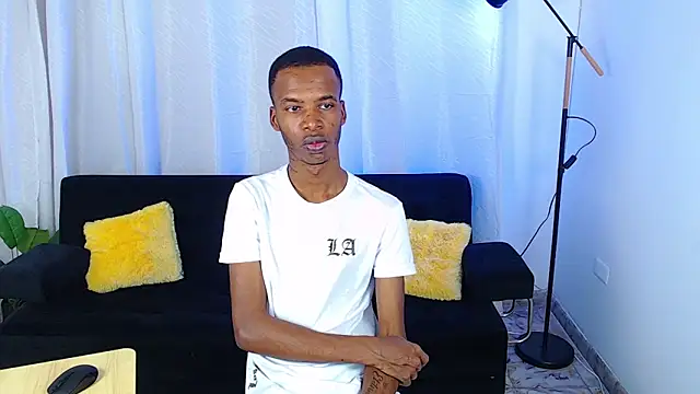 Snapshot of gusy_18 chatting on 02-18-26, 08:27 gusy 18 online show from 02-18-26, 08:27