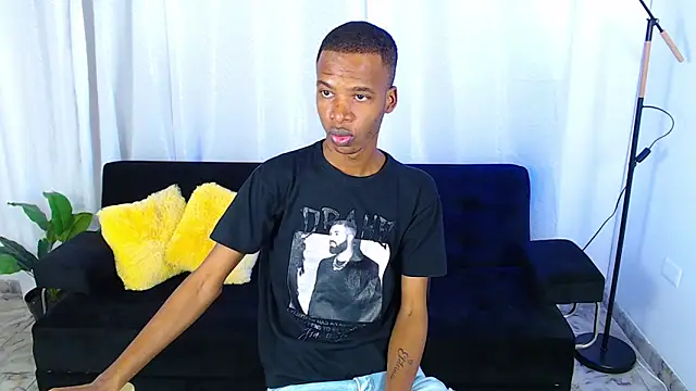 Snapshot of gusy_18 chatting on 02-04-26, 08:26 gusy 18 online show from 02-04-26, 08:26