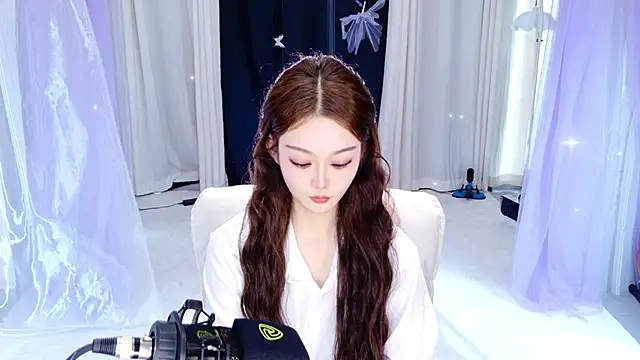 Dancer Lucky-Nini online show from 02-18-26, 08:00