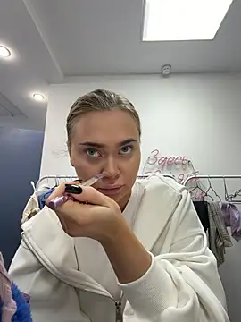 MonicaWestt online show from 06-11-26, 06:43