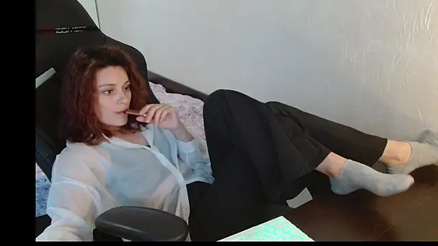 Snapshot of Eva_Avea chatting on 05-25-26, 12:15 Eva Avea online show from 05-25-26, 12:15