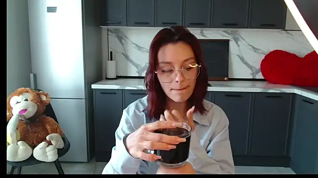 Eva Avea online show from 03-25-26, 07:52