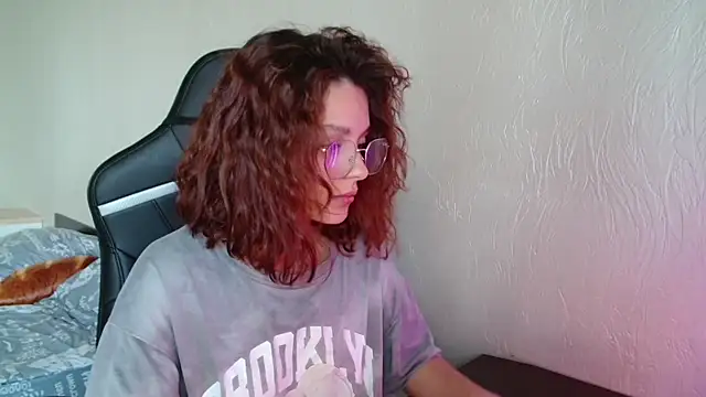 Snapshot of Eva_Avea chatting on 06-10-26, 09:54 Eva Avea online show from 06-10-26, 09:54